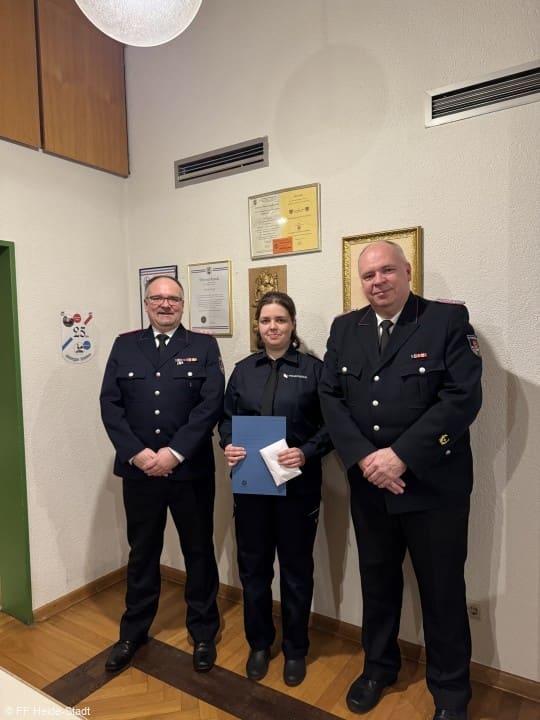 Beförderung Feuerwehrfrau zur Oberfeuerwehrfrau