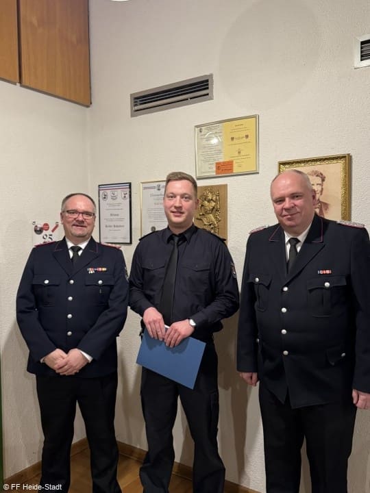 Beförderung Hauptfeuerwehrmann\*\* zum Hauptfeuerwehrmann\*\*\*