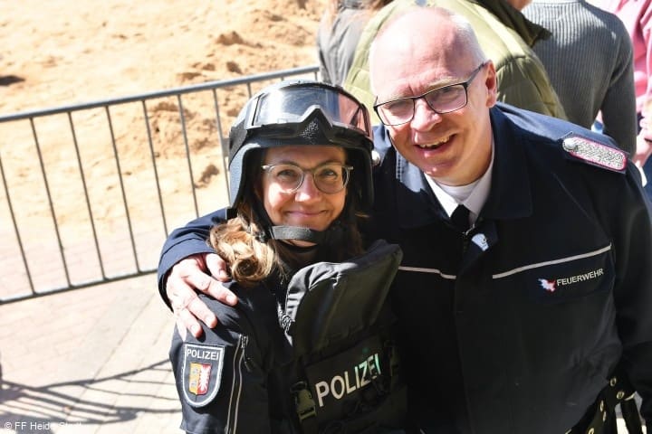 Ob im Einsatz oder beim Tag der offenen Tür - immer eine herzliche Zusammenarbeit