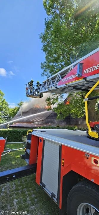 Feuer, Großfeuer - Löschhilfe, Foto 3
