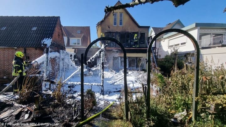 Feuer, Großfeuer, Gebäudebrand, Foto 1