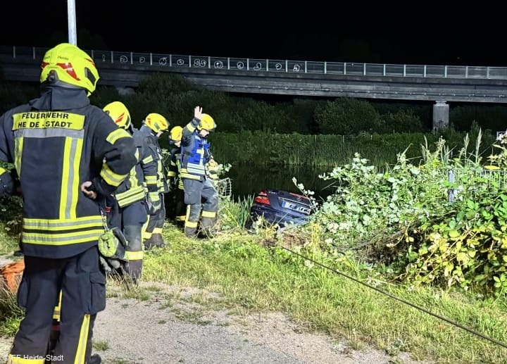 THL, Verkehrsunfall, PKW droht in Gewässer zu rutschen, Foto 1