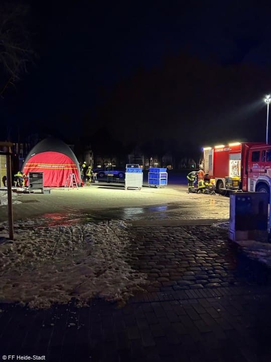 Feuer, Großfeuer, Wohnungs- und Dachstuhlbrand, Foto 4